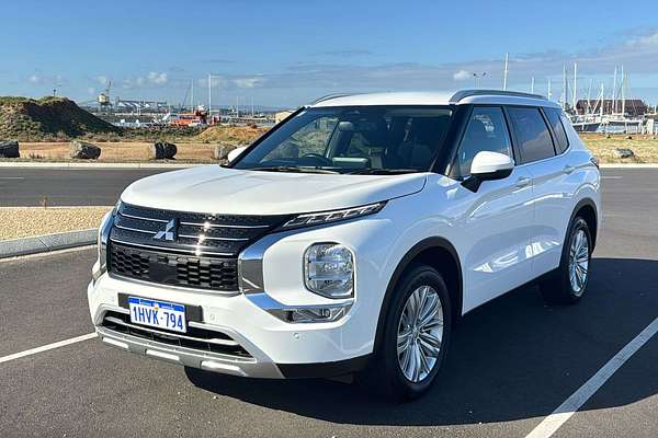 2023 Mitsubishi Outlander LS ZM