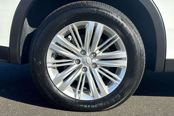 2023 Mitsubishi Outlander LS ZM