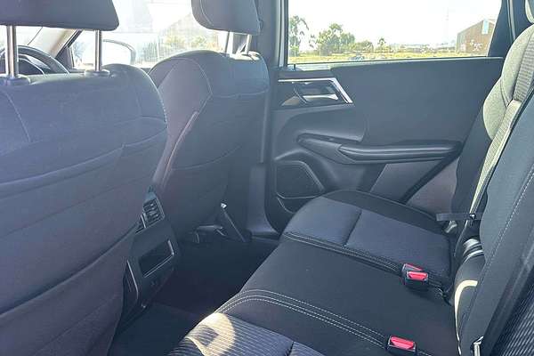 2023 Mitsubishi Outlander LS ZM