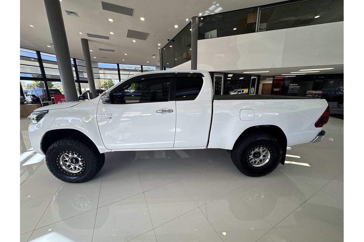 2022 Toyota Hilux SR5 GUN126R 4X4