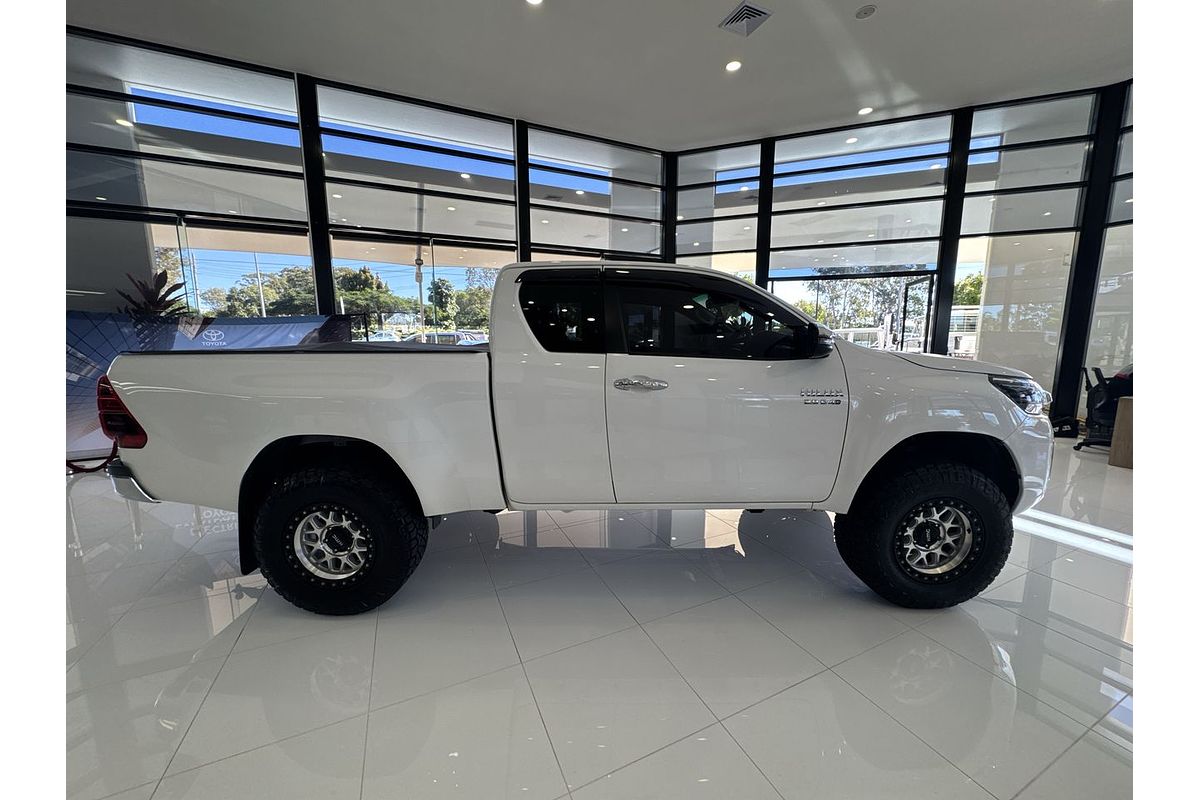 2022 Toyota Hilux SR5 GUN126R 4X4
