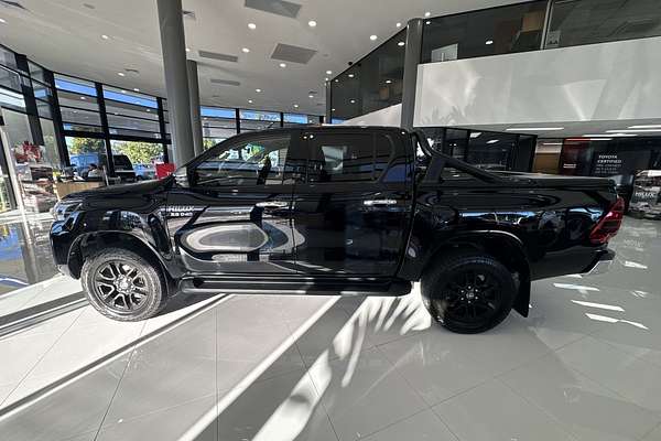 2021 Toyota Hilux SR5 GUN126R 4X4