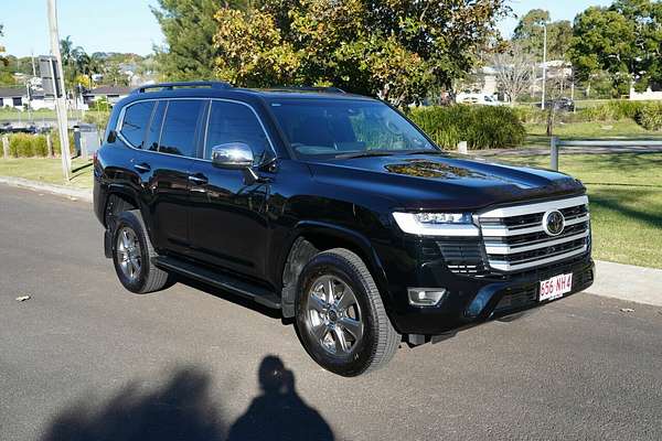 2023 Toyota Landcruiser LC300 Sahara (4x4) FJA300R