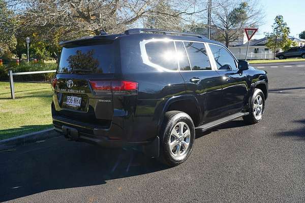 2023 Toyota Landcruiser Sahara FJA300R