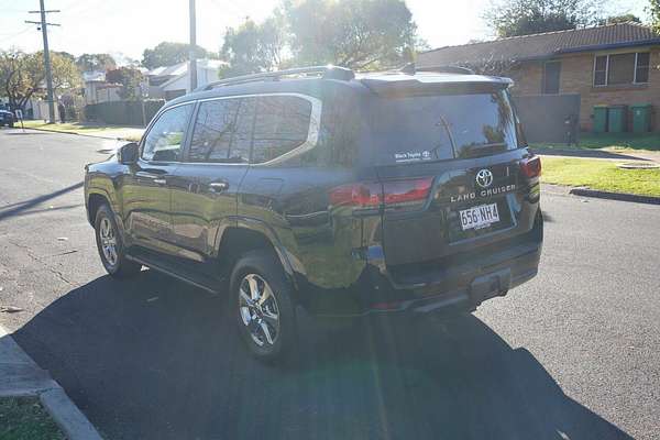 2023 Toyota Landcruiser Sahara FJA300R