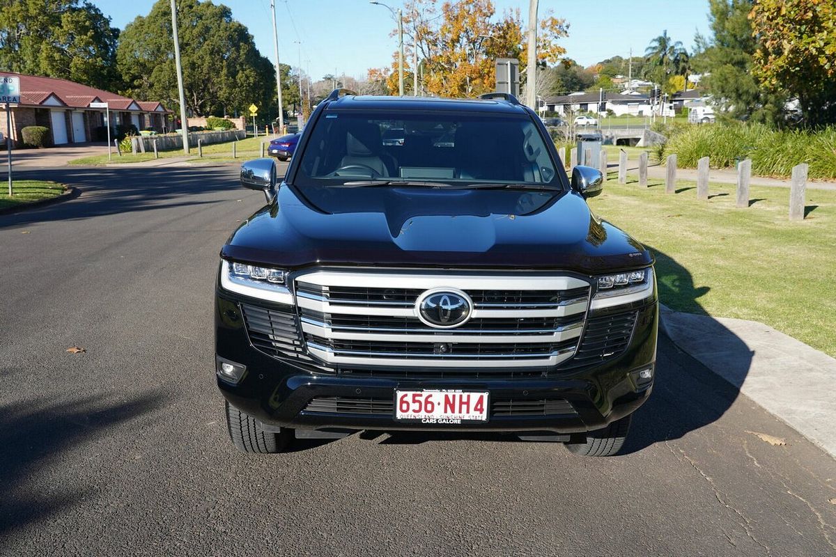 2023 Toyota Landcruiser Sahara FJA300R
