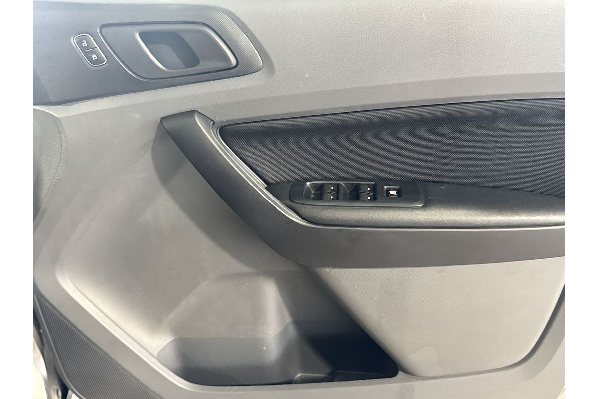 2017 Ford Everest Ambiente UA 3.2L