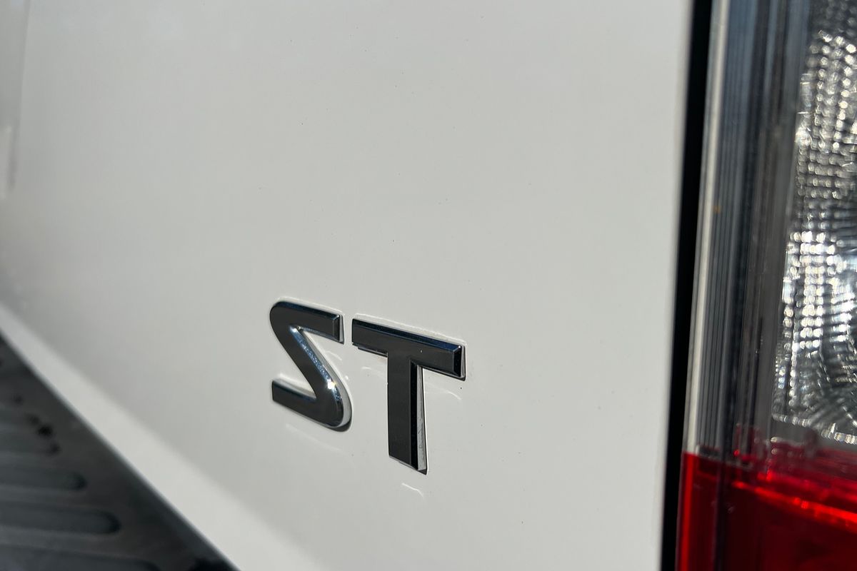 2018 Nissan Navara ST D23 Series 3 Rear Wheel Drive