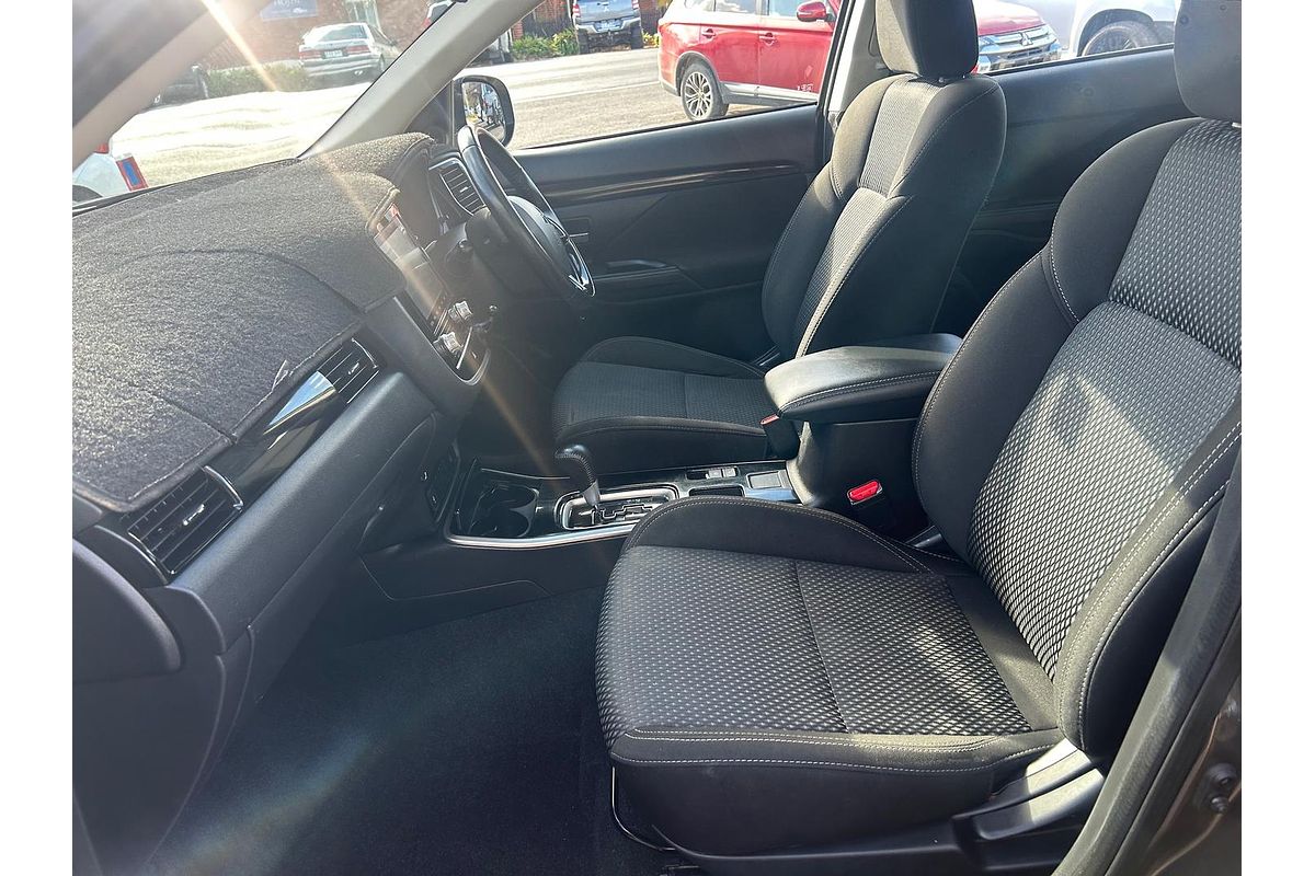2020 Mitsubishi Outlander ES ZL