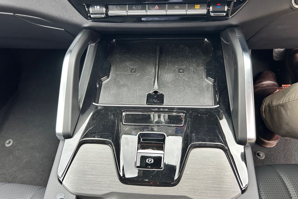 2025 LDV D90 Executive SV9A