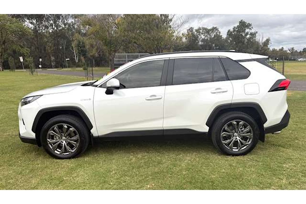 2024 Toyota RAV4 GXL AXAH52R
