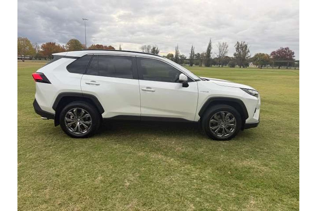 2024 Toyota RAV4 GXL AXAH52R