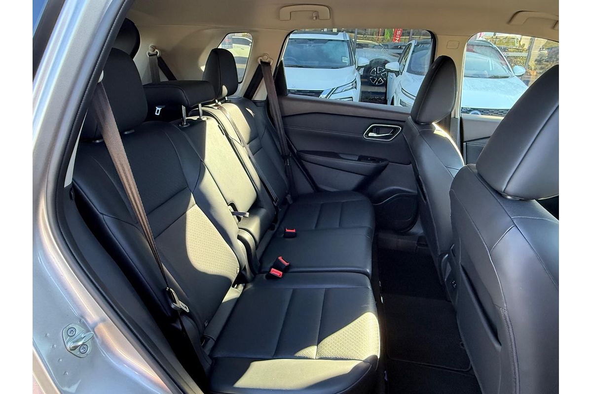2024 Nissan X-TRAIL ST-L T33