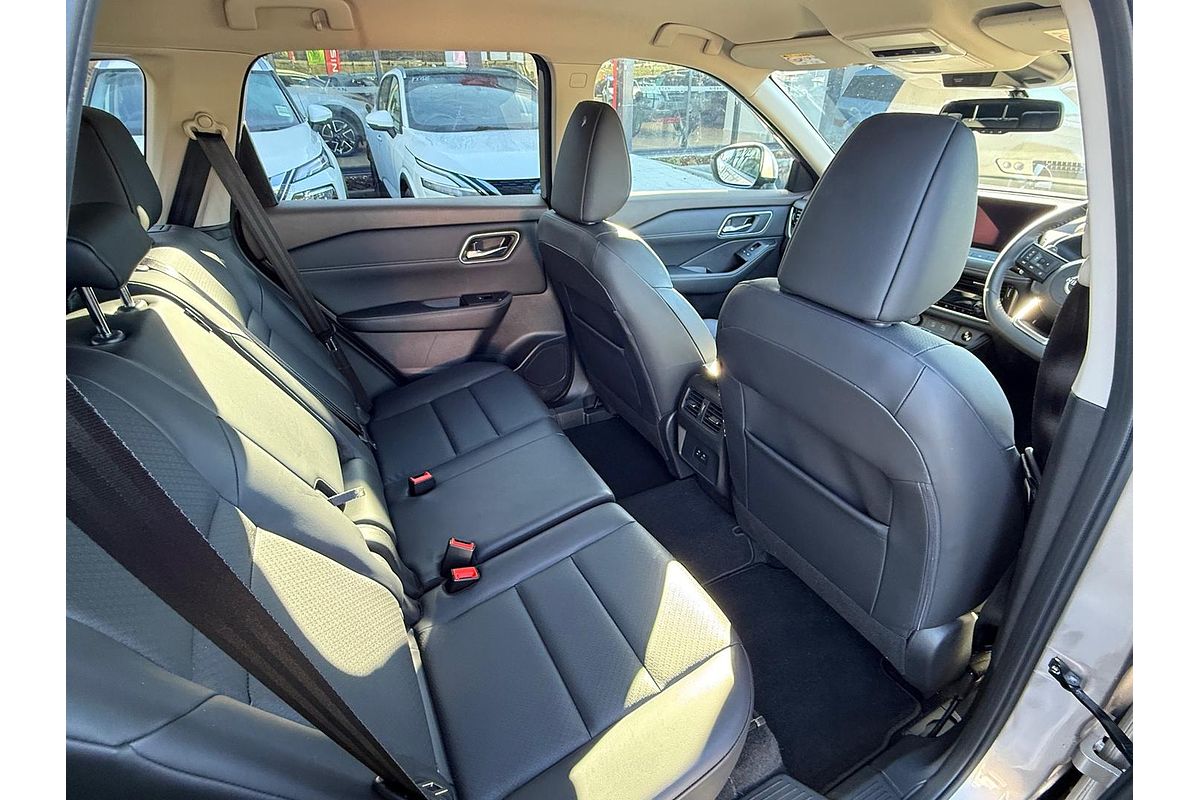 2024 Nissan X-TRAIL ST-L T33