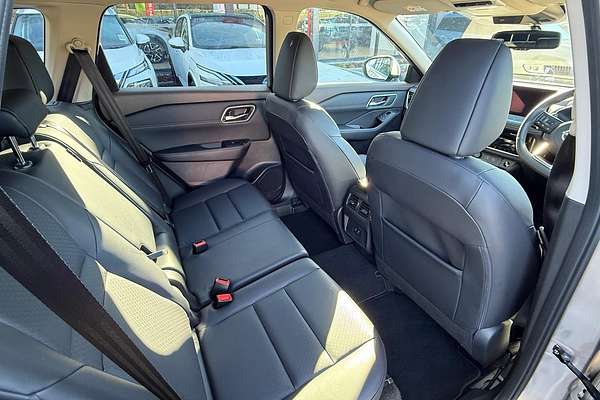 2024 Nissan X-TRAIL ST-L T33