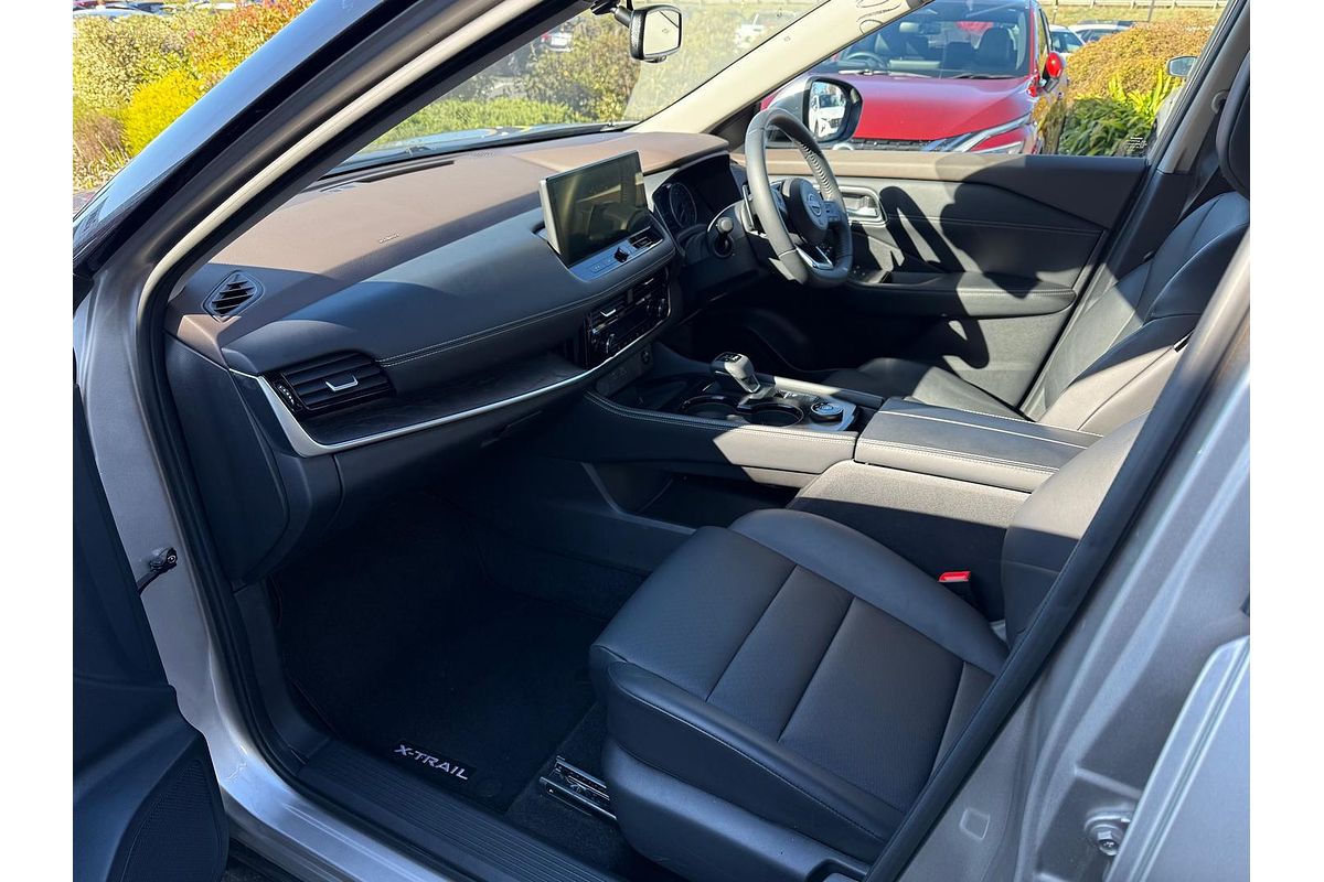 2024 Nissan X-TRAIL ST-L T33