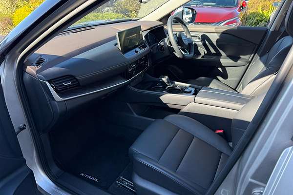 2024 Nissan X-TRAIL ST-L T33