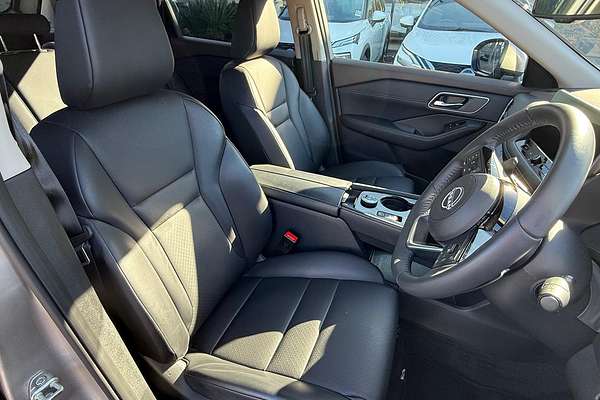 2024 Nissan X-TRAIL ST-L T33
