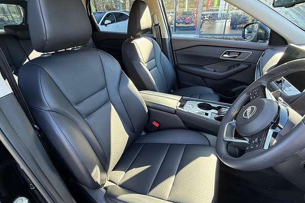 2024 Nissan X-TRAIL ST-L T33
