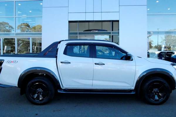 2022 Isuzu D-MAX X-TERRAIN 4X4