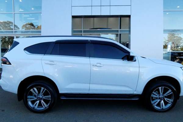 2024 Isuzu MU-X LS-T