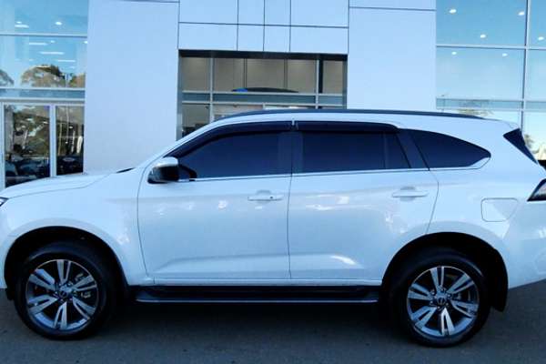 2024 Isuzu MU-X LS-T