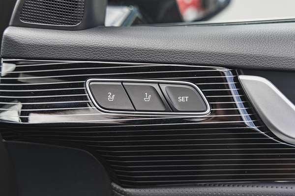 2025 Hyundai Palisade Calligraphy Black Ink LX2.V5