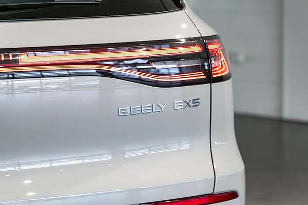 2025 Geely EX5 Inspire E245