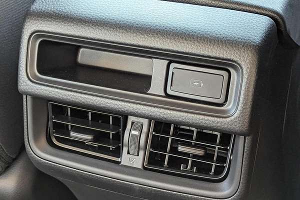 2025 Isuzu D-MAX SX 4X4