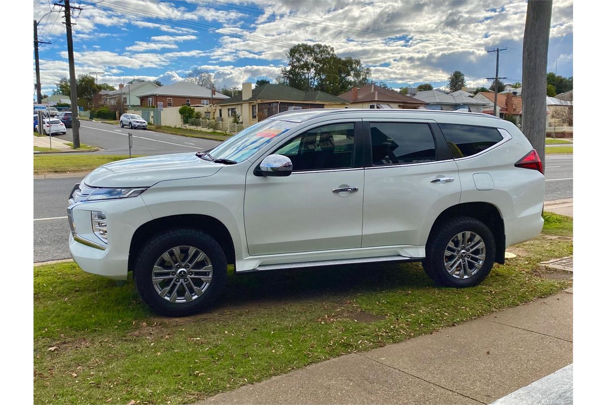 2022 Mitsubishi Pajero Sport GLX QF
