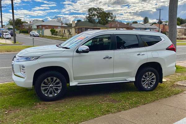 2022 Mitsubishi Pajero Sport GLX QF