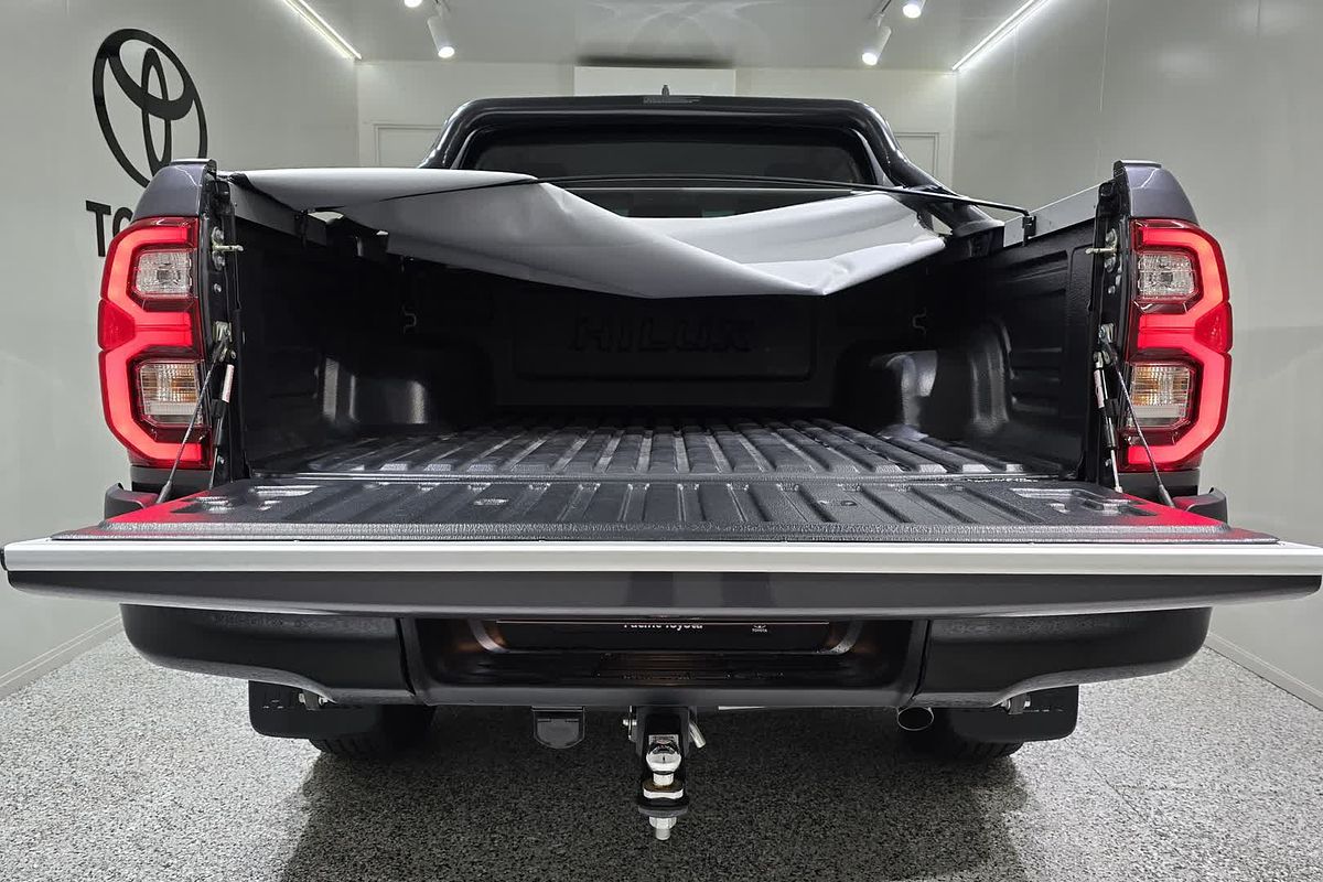 2024 Toyota Hilux Hilux 4x4 SR5 2.8L T Diesel Automatic Double Cab 48V GUN126R 4X4