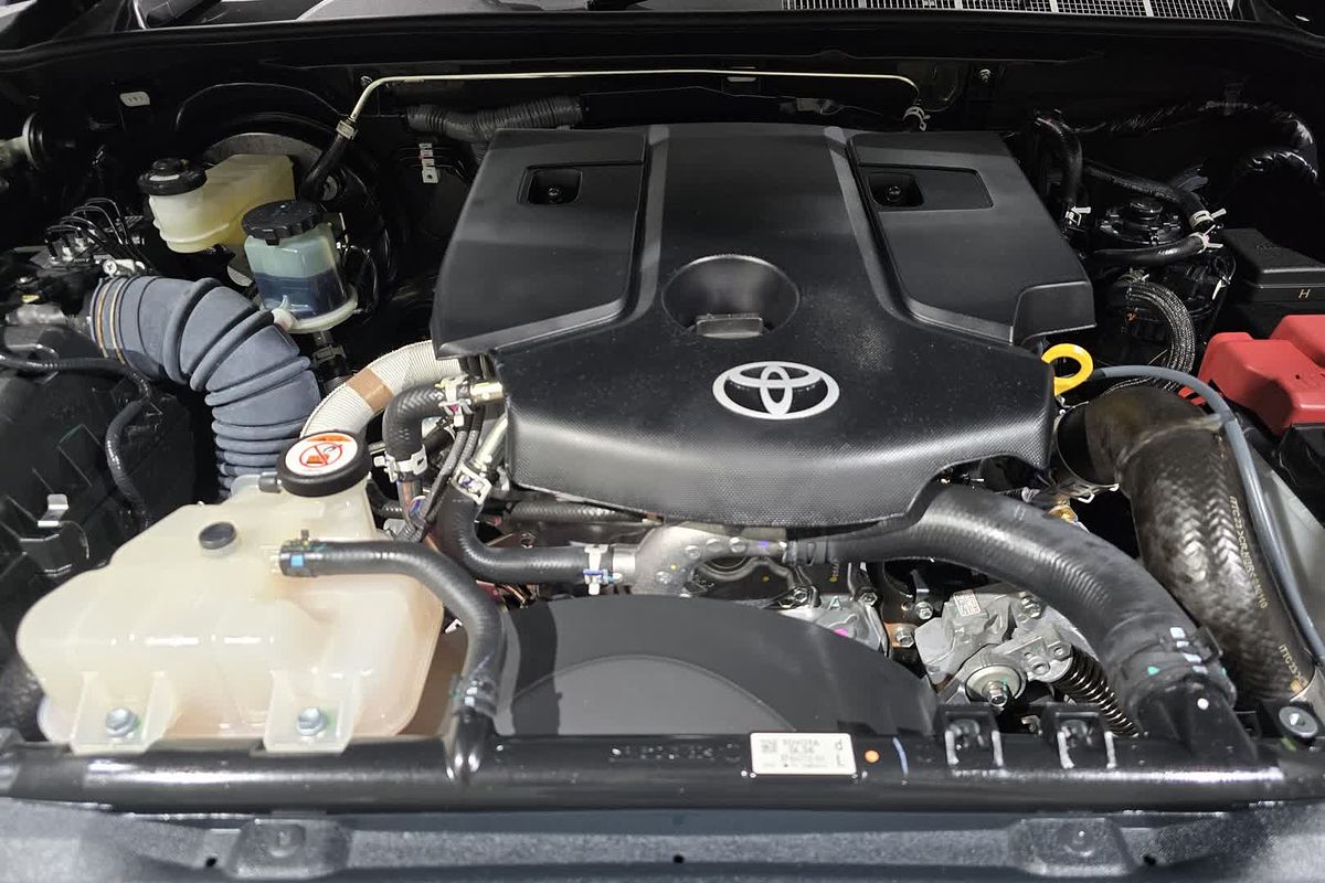 2024 Toyota Hilux Hilux 4x4 SR5 2.8L T Diesel Automatic Double Cab 48V GUN126R 4X4
