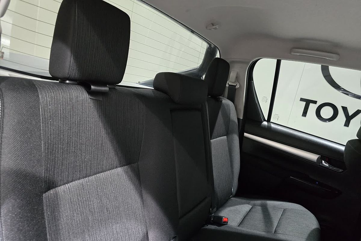2024 Toyota Hilux Hilux 4x4 SR5 2.8L T Diesel Automatic Double Cab 48V GUN126R 4X4