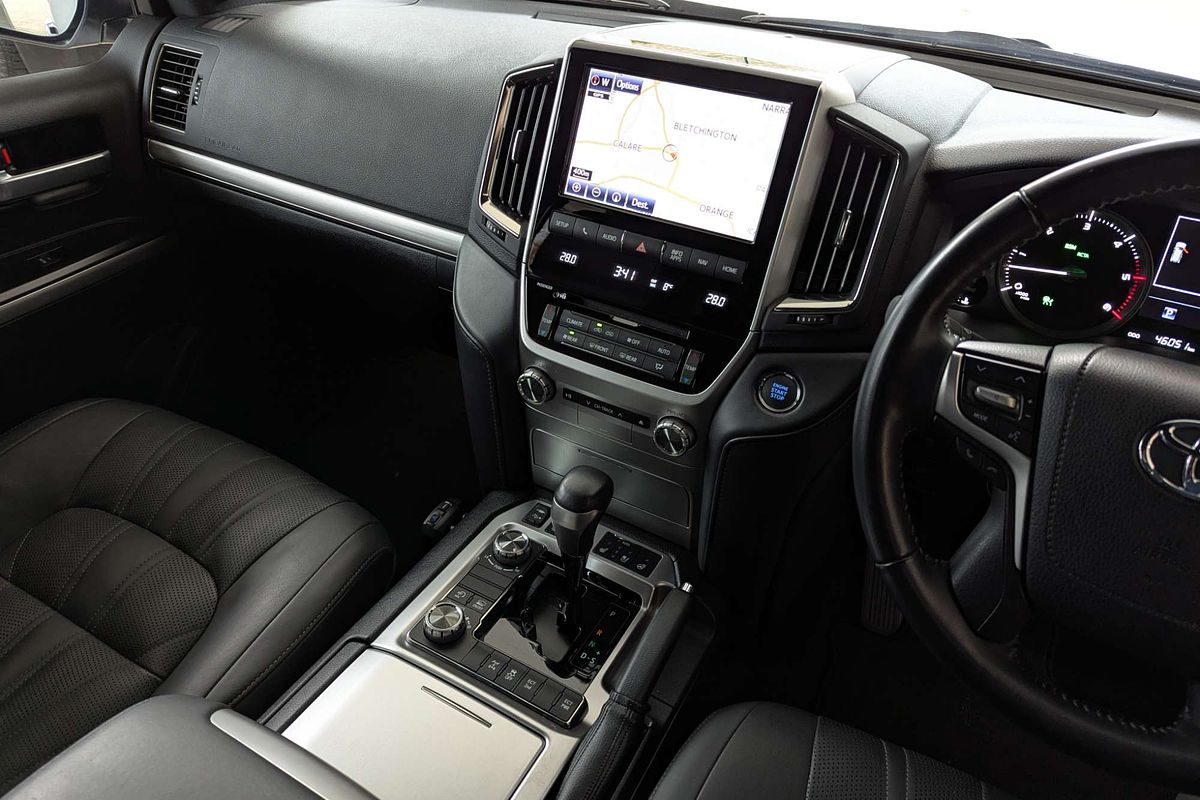 2020 Toyota Landcruiser Sahara VDJ200R