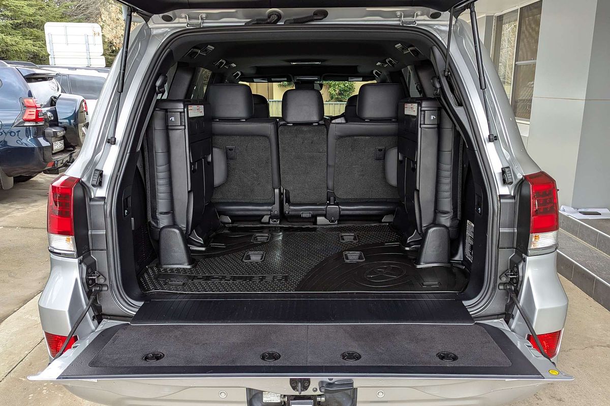 2020 Toyota Landcruiser Sahara VDJ200R