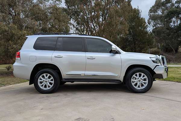 2020 Toyota Landcruiser Sahara VDJ200R
