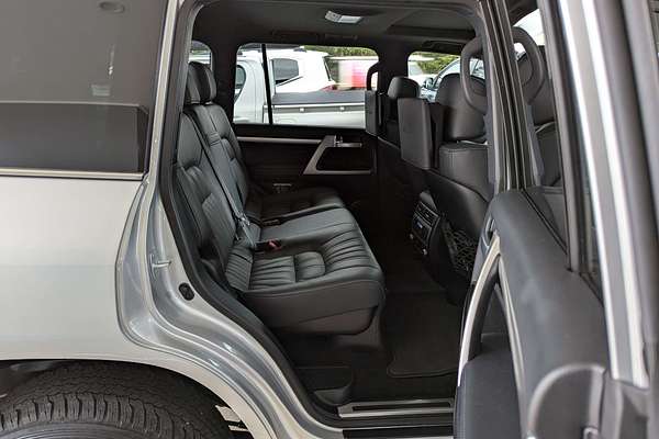 2020 Toyota Landcruiser Sahara VDJ200R