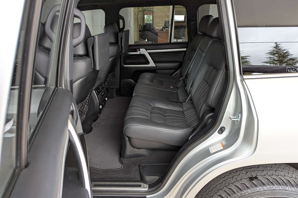 2020 Toyota Landcruiser Sahara VDJ200R