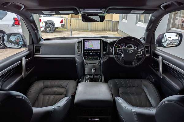 2020 Toyota Landcruiser Sahara VDJ200R