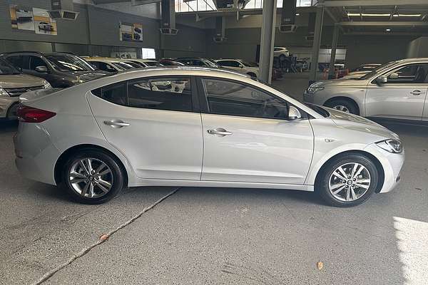 2017 Hyundai Elantra Active AD