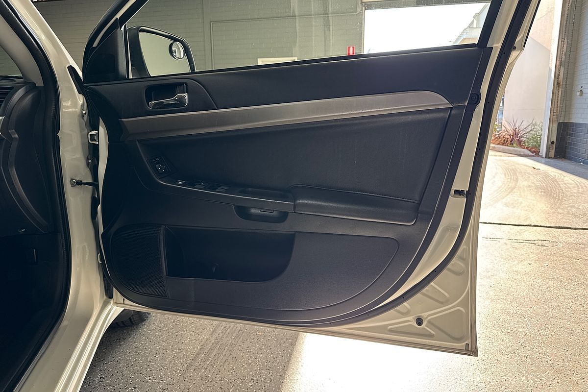 2013 Mitsubishi Lancer ES CJ