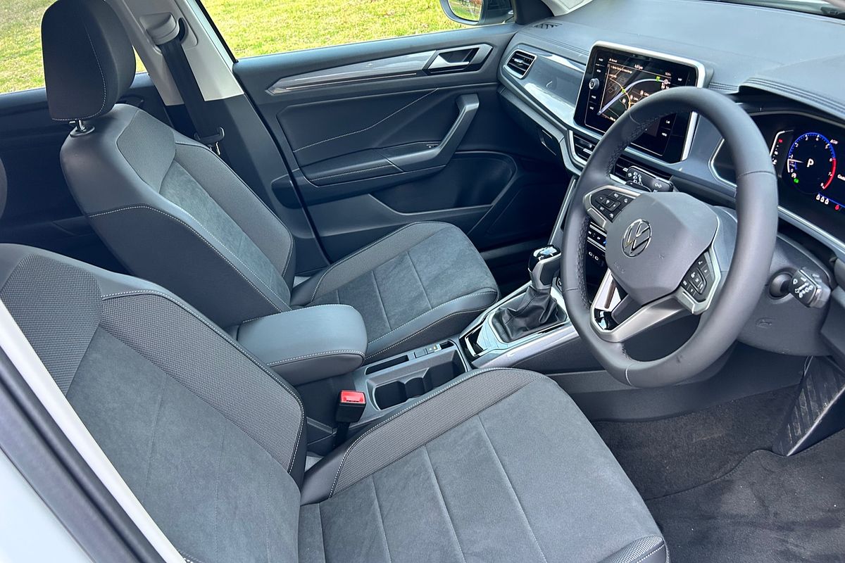 2025 Volkswagen T-Roc 110TSI Style D11