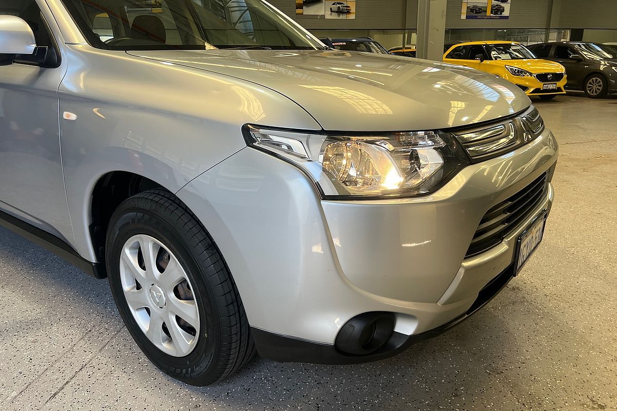 2013 Mitsubishi Outlander ES ZJ