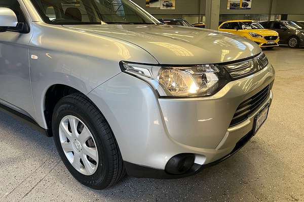 2013 Mitsubishi Outlander ES ZJ