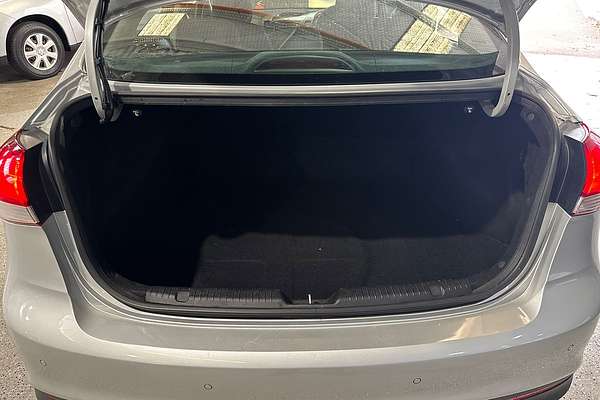 2017 Kia Cerato S YD