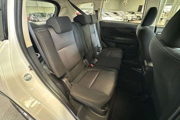 2014 Mitsubishi Outlander ES ZJ