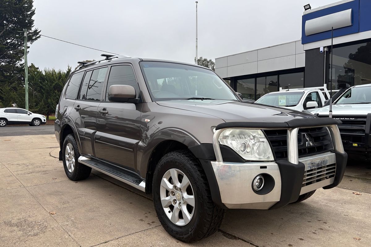 2010 Mitsubishi Pajero Activ NT