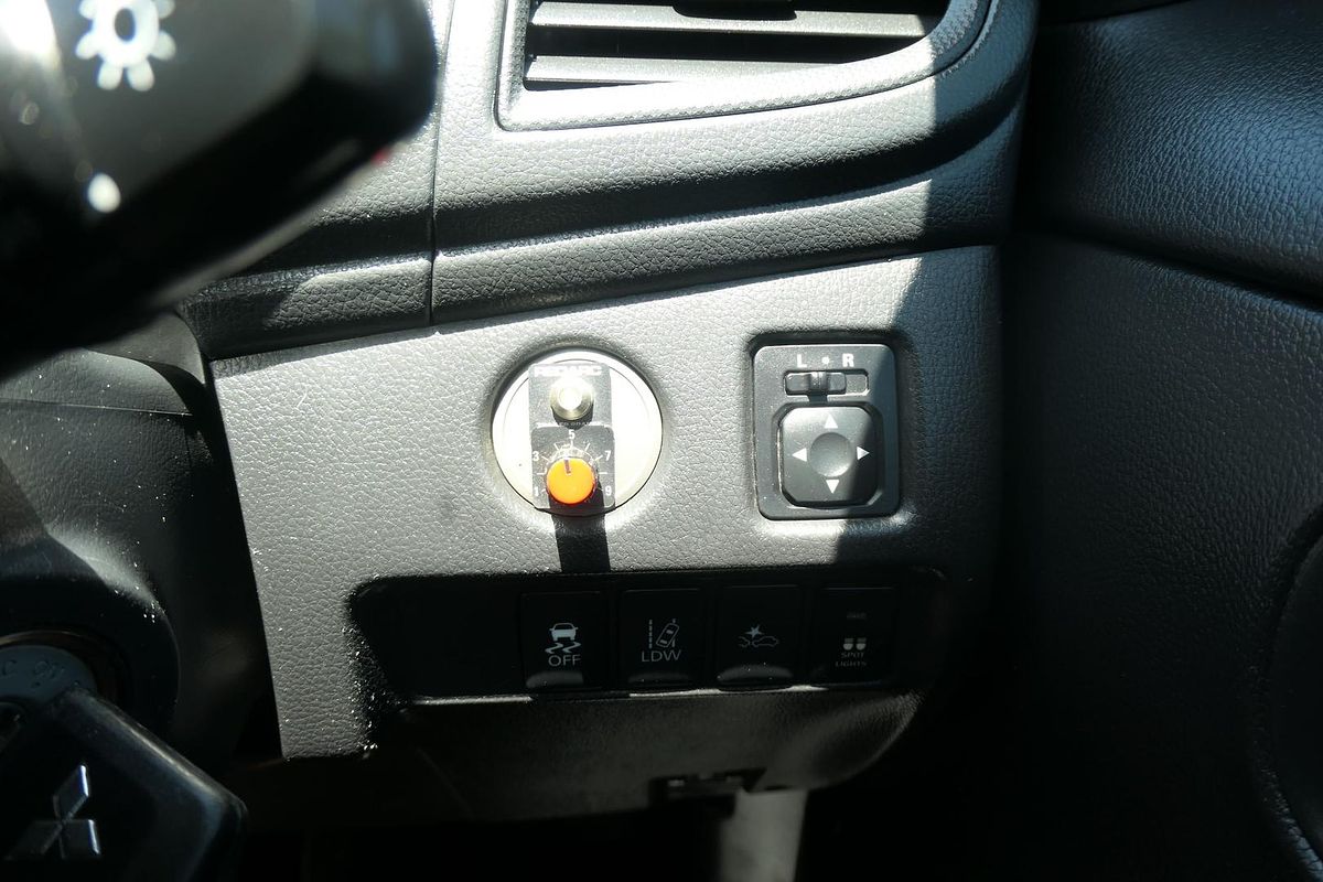 2019 Mitsubishi Triton GLX ADAS MR 4X4