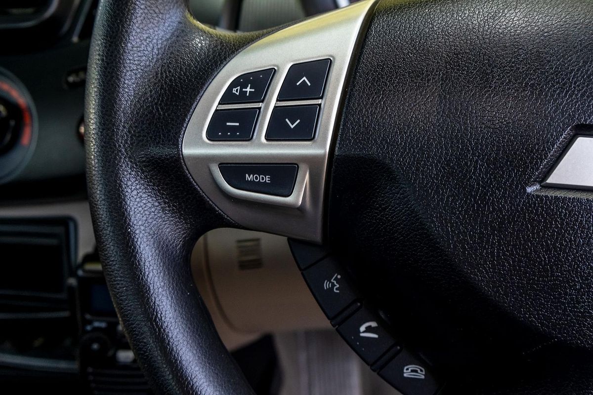 2014 Mitsubishi Triton GLX MN 4X4